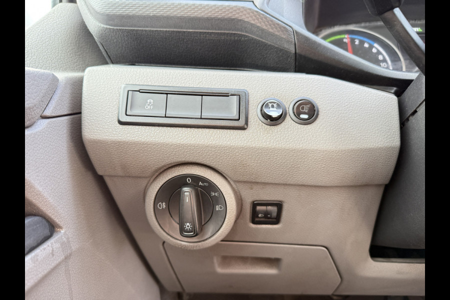 Volkswagen E-Transporter 37,3kWh 113PK L2 138 WLTP Snelladen Elektrisch Trekhaak Carplay Camera Inbouw Parkeersensoren Stoelverwarming