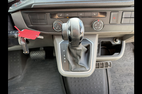 Volkswagen E-Transporter 37,3kWh 113PK L2 138 WLTP Snelladen Elektrisch Trekhaak Carplay Camera Inbouw Parkeersensoren Stoelverwarming