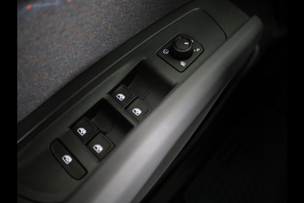 CUPRA Raval Business First Edition 56 kWh 211PK | Stoel & Stuurverwarming | Adaptieve Cruise Control | Keyless Entry | 18 Inch Velgen | Side Assist |