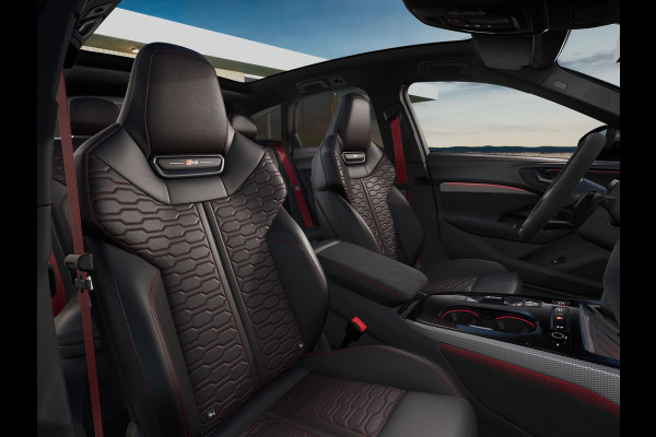 Audi RS5 Avant RS 5 e-hybrid quattro | VERWACHT 10-2026 | KERAMISCH | PANO | HUD | CARBON EXT. | SPORT PAKKET |