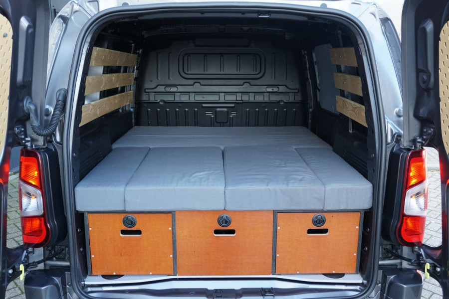 Opel Combo 1.2 Turbo L1H1 Edition *MARGE* + APPLE CARPLAY / TREKHAAK / SENSOREN