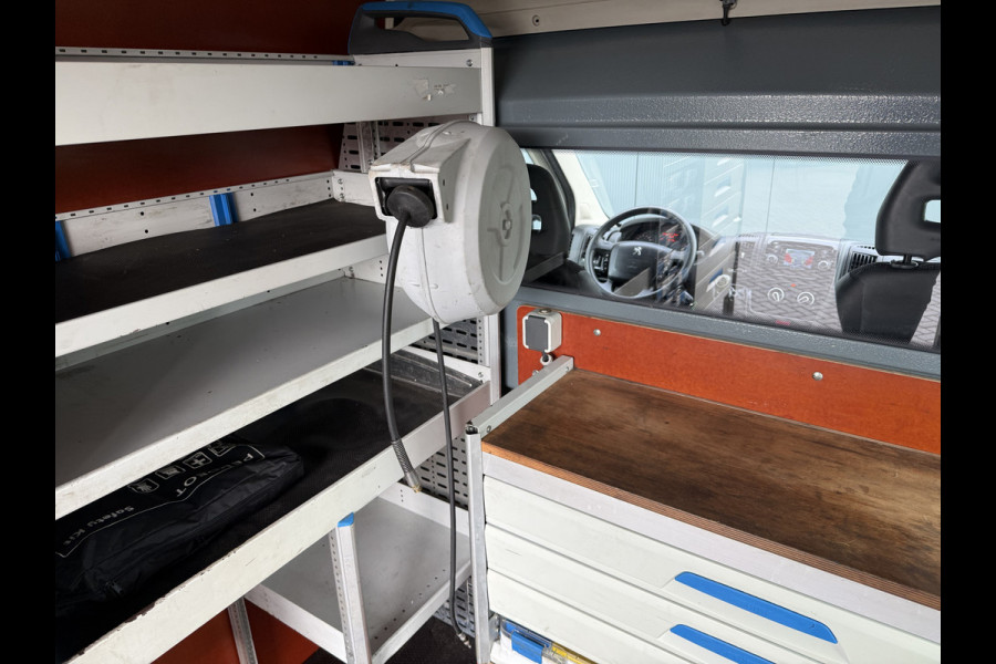 Peugeot Boxer 2.0 HDI 131 PK EURO 6 / L1H2 / SORTIMO INRICHTING / WERKPLAATS / CAMERA / CRUISE / AIRCO / NAVI