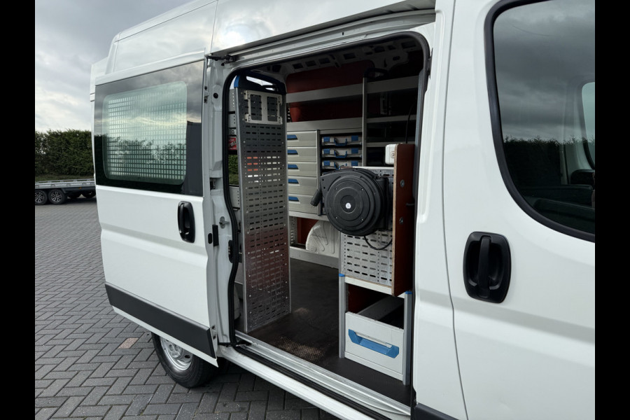 Peugeot Boxer 2.0 HDI 131 PK EURO 6 / L1H2 / SORTIMO INRICHTING / WERKPLAATS / CAMERA / CRUISE / AIRCO / NAVI