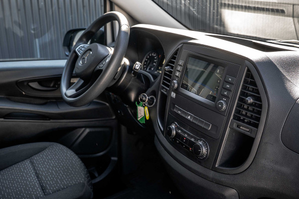 Mercedes-Benz EVITO TOURER | 90KWH | WLPT 367KM | Volledig Elektrisch | SOH 97.5% | Camera | Navi | Stoelverw. | Airco | 3-Zits