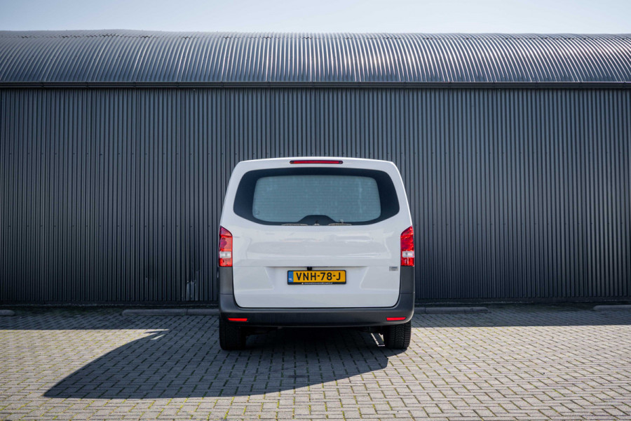Mercedes-Benz EVITO TOURER | 90KWH | WLPT 367KM | Volledig Elektrisch | SOH 97.5% | Camera | Navi | Stoelverw. | Airco | 3-Zits