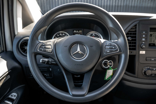 Mercedes-Benz EVITO TOURER | 90KWH | WLPT 367KM | Volledig Elektrisch | SOH 97.5% | Camera | Navi | Stoelverw. | Airco | 3-Zits
