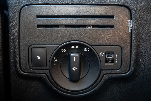Mercedes-Benz EVITO TOURER | 90KWH | WLPT 367KM | Volledig Elektrisch | SOH 97.5% | Camera | Navi | Stoelverw. | Airco | 3-Zits