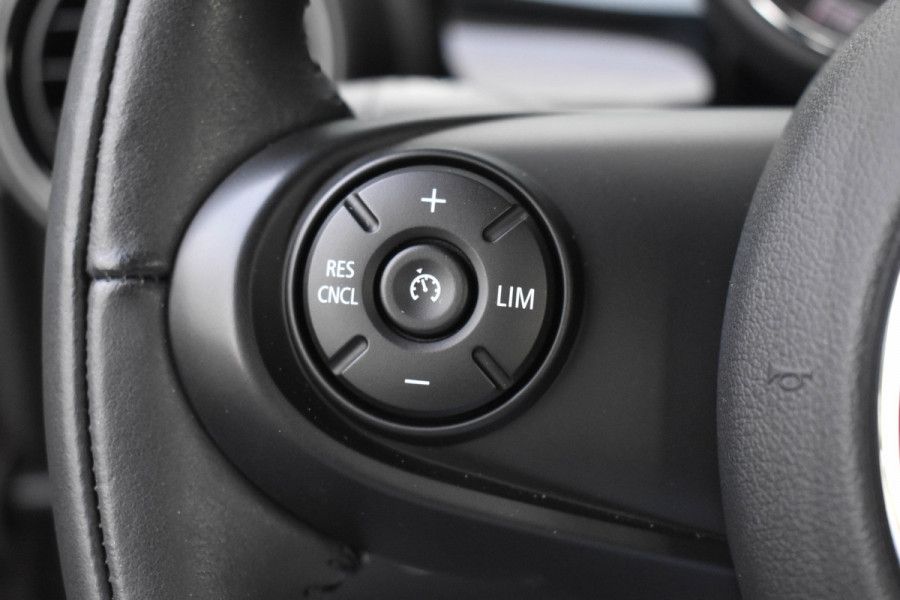 MINI 3-deurs 1.5 Cooper Chili | Xenon | Carplay | Navi | Sportstoelen | PDC | Lichtmetalen velgen