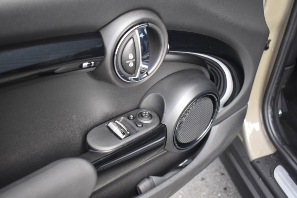 MINI 3-deurs 1.5 Cooper Chili | Xenon | Carplay | Navi | Sportstoelen | PDC | Lichtmetalen velgen