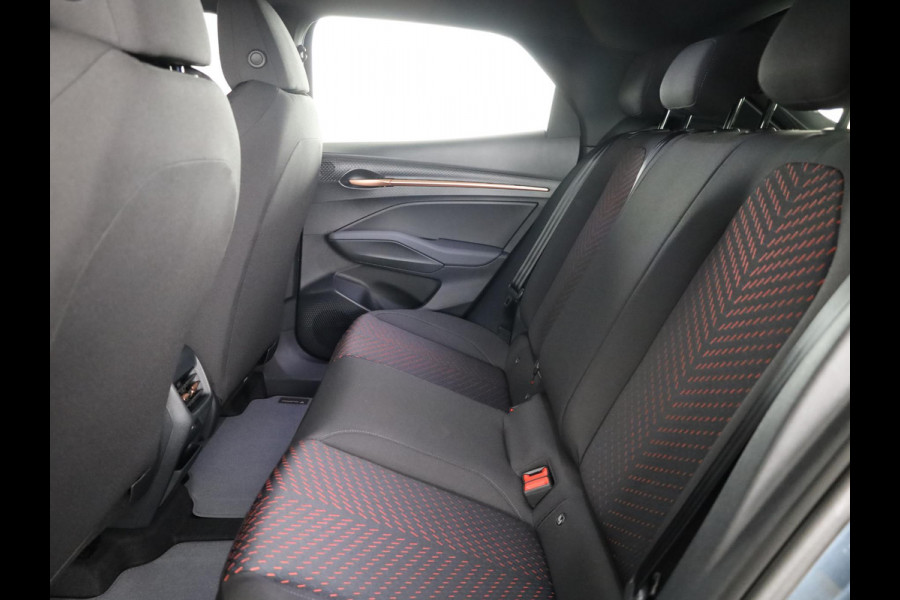 CUPRA Raval Business First Edition 56 kWh 211PK | Stoel & Stuurverwarming | Adaptieve Cruise Control | Keyless Entry | 18 Inch Velgen | Side Assist |