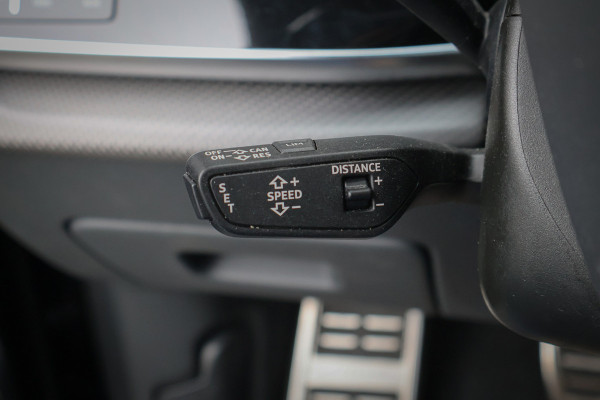 Audi RSQ8 4.0 TFSI RS Q8 quattro | CARBON IN & EXTERIEUR | ADAPTIVE CRUISE | TREKHAAK | MASSAGE | STOELVEWARMING & VERKOELING | CAMERA | H