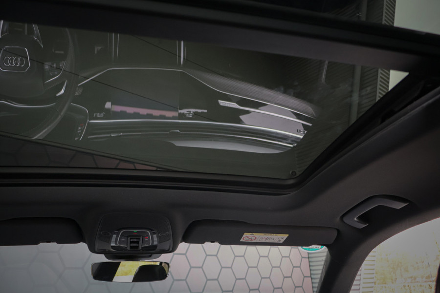 Audi RSQ8 4.0 TFSI RS Q8 quattro | CARBON IN & EXTERIEUR | ADAPTIVE CRUISE | TREKHAAK | MASSAGE | STOELVEWARMING & VERKOELING | CAMERA | H