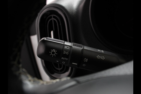 Kia Picanto 1.0 DPi Automaat DynamicLine Navigatie Apple Carplay/Android Auto Airco Camera DAB Lichtmetalen velgen Bluetooth