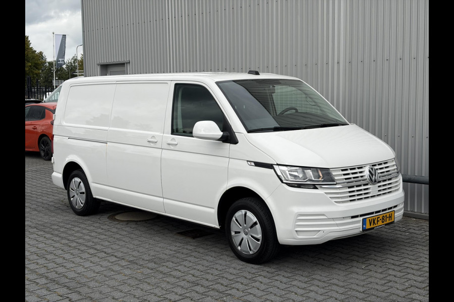 Volkswagen Transporter 2.0 TDI L2H1*AUTOM*NAVI*CRUISE*HAAK*A/C*CAM*TEL(