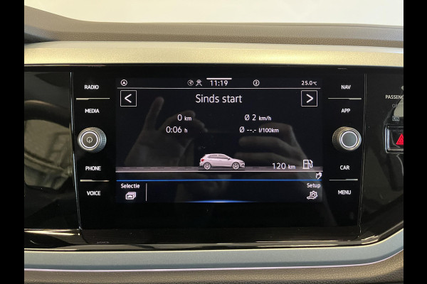 Volkswagen Polo 1.0 TSI Automaat Goal Navigatie Apple Carplay/Android Auto Parkeersensoren Adaptive Cruise Control Stoelverwarming Matrix LED koplampen Climate Control Lichtmetalen velgen