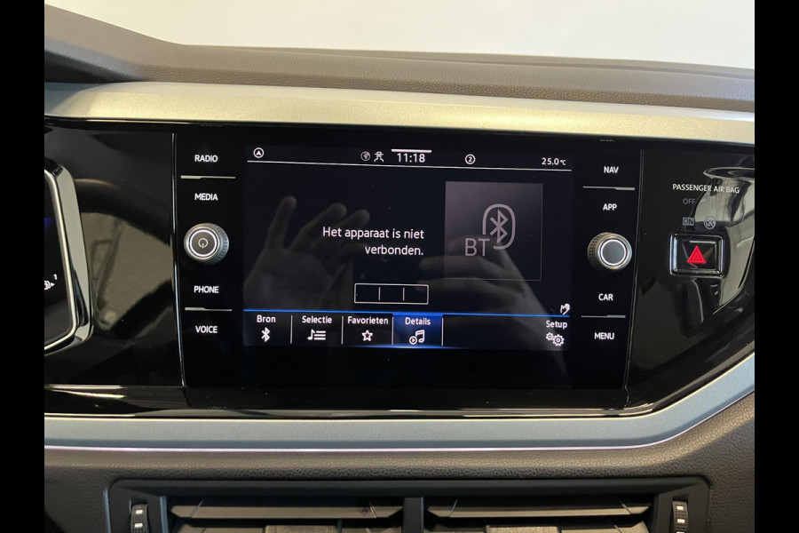 Volkswagen Polo 1.0 TSI Automaat Goal Navigatie Apple Carplay/Android Auto Parkeersensoren Adaptive Cruise Control Stoelverwarming Matrix LED koplampen Climate Control Lichtmetalen velgen