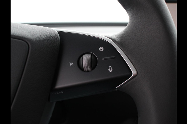 Tesla Model 3 RWD 60 kWh 534KM LFP Autopilot Panorama Warmtepomp Stoel/Stuurverwarming Full LED PDC VA+ Camera