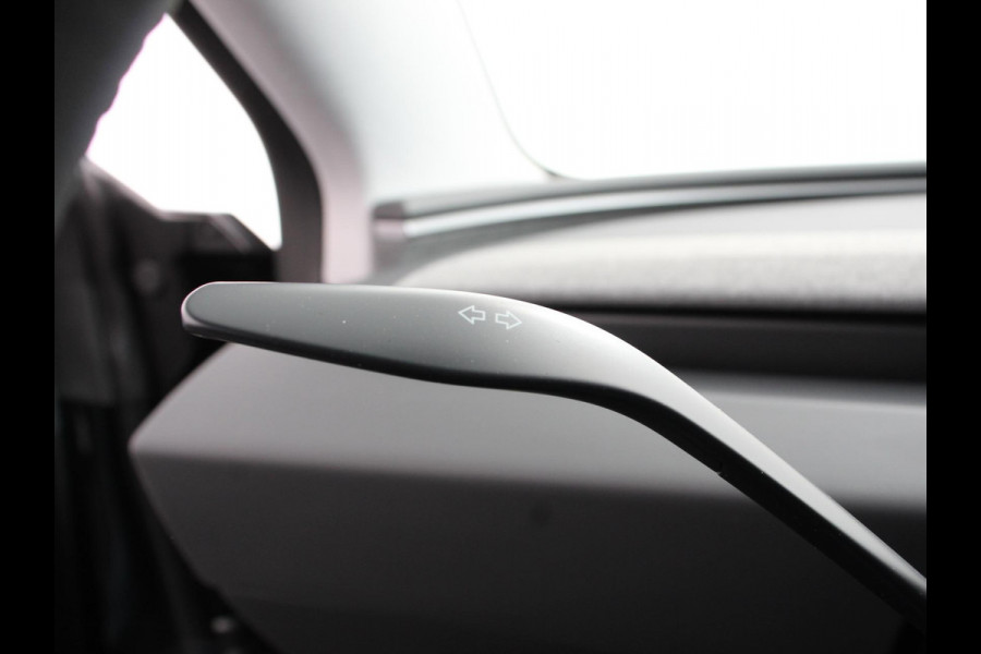 Tesla Model 3 RWD 60 kWh 534KM LFP Autopilot Panorama Warmtepomp Stoel/Stuurverwarming Full LED PDC VA+ Camera