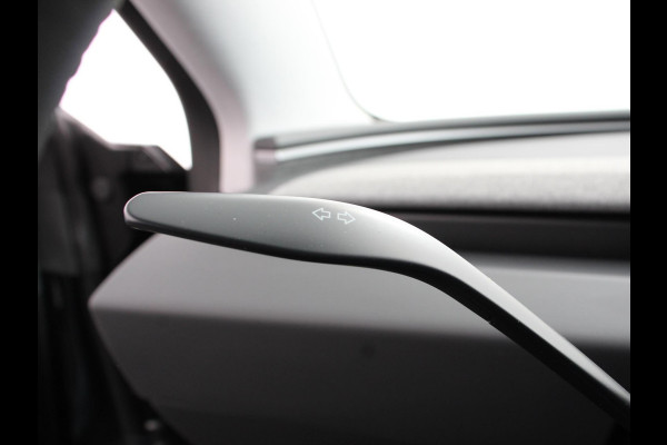 Tesla Model 3 RWD 60 kWh 534KM LFP Autopilot Panorama Warmtepomp Stoel/Stuurverwarming Full LED PDC VA+ Camera
