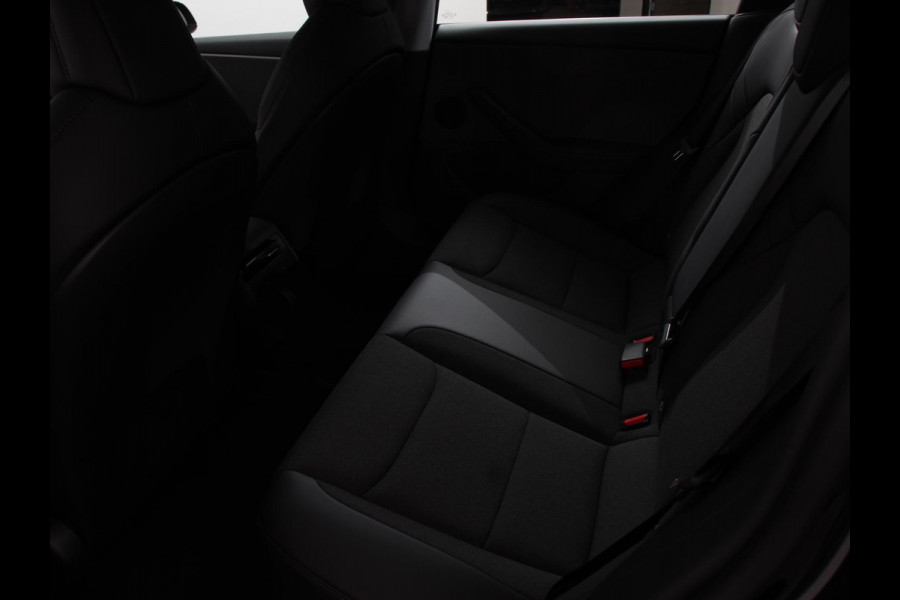 Tesla Model 3 RWD 60 kWh 534KM LFP Autopilot Panorama Warmtepomp Stoel/Stuurverwarming Full LED PDC VA+ Camera