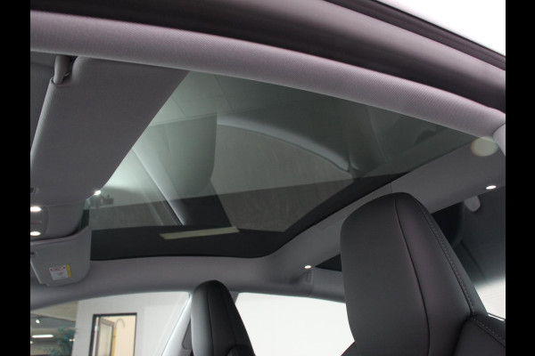 Tesla Model 3 RWD 60 kWh 534KM LFP Autopilot Panorama Warmtepomp Stoel/Stuurverwarming Full LED PDC VA+ Camera