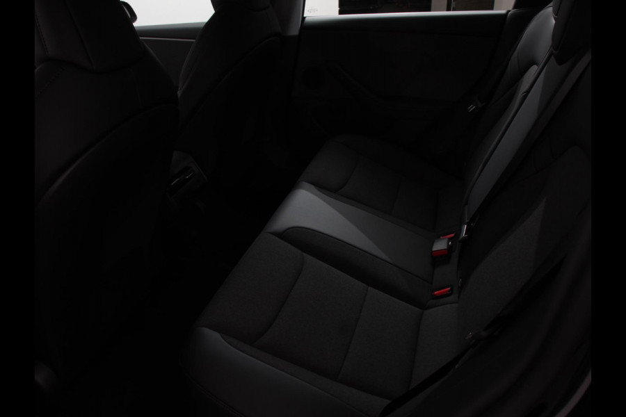 Tesla Model 3 RWD 60 kWh 534KM LFP Autopilot Panorama Warmtepomp Stoel/Stuurverwarming Full LED PDC VA+ Camera