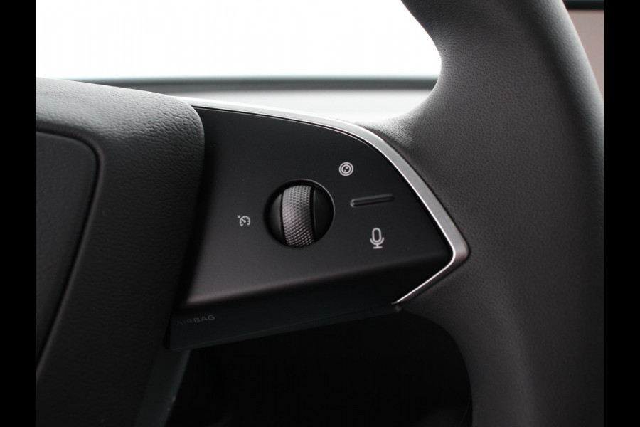 Tesla Model 3 RWD 60 kWh 534KM LFP Autopilot Panorama Warmtepomp Stoel/Stuurverwarming Full LED PDC VA+ Camera