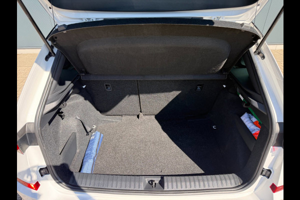 Škoda Kamiq 1.0 TSI Monte Carlo * Panoramadak * Parkeercamera * Navigatiesysteem * Keyless entry*