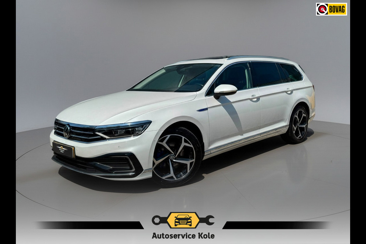 Volkswagen Passat Variant 1.4 TSI * Panoramadak * Navigatiesysteem * Trekhaak *