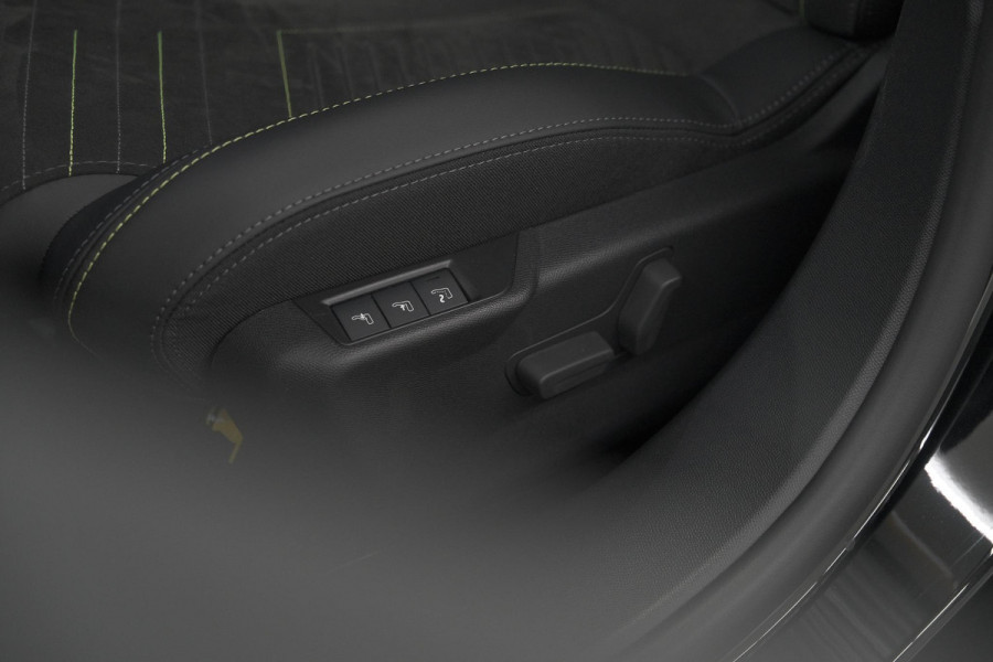 Peugeot e-2008 EV GT 54 kWh | 11 KW Lader | Warmtepomp | Camera | Alcantara Pakket | Stoelmassage