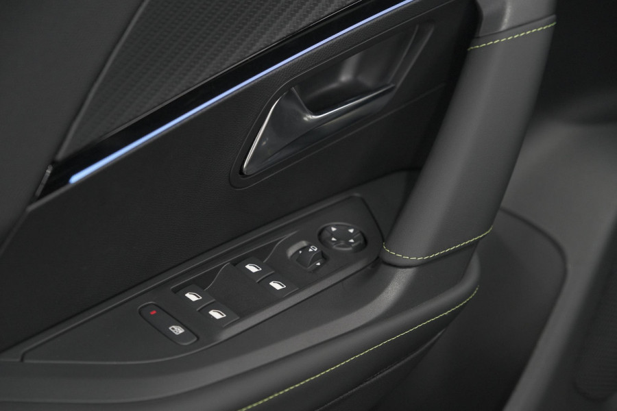 Peugeot e-2008 EV GT 54 kWh | 11 KW Lader | Warmtepomp | Camera | Alcantara Pakket | Stoelmassage