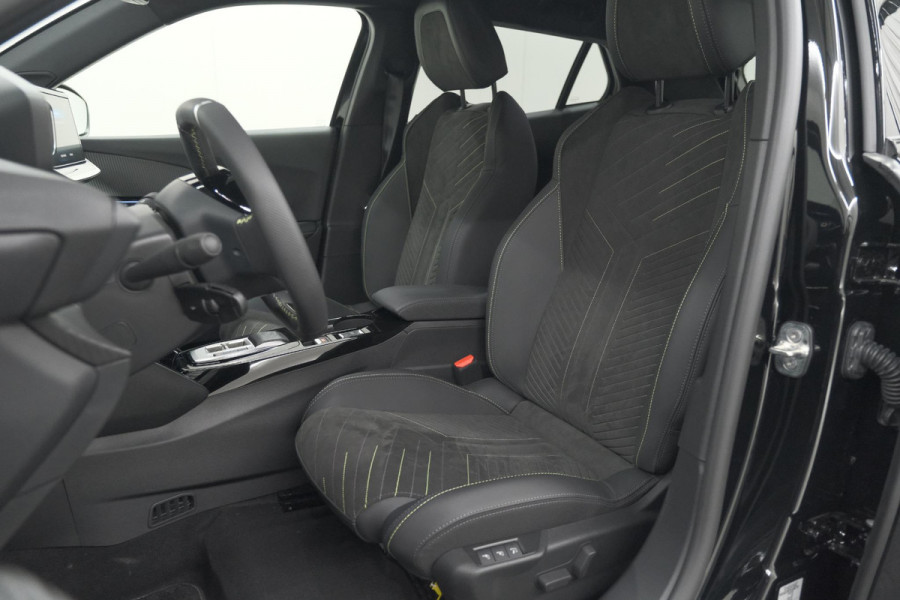 Peugeot e-2008 EV GT 54 kWh | 11 KW Lader | Warmtepomp | Camera | Alcantara Pakket | Stoelmassage