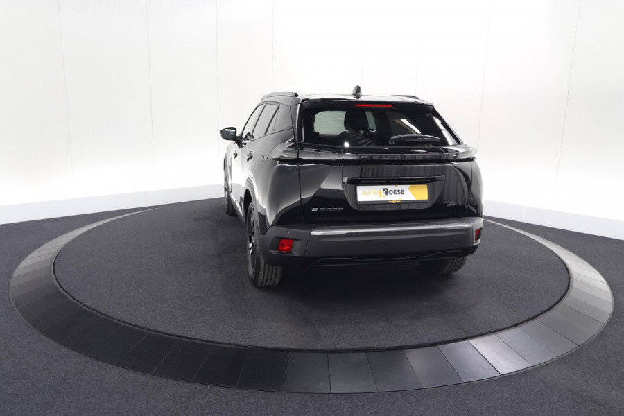 Peugeot e-2008 EV GT 54 kWh | 11 KW Lader | Warmtepomp | Camera | Alcantara Pakket | Stoelmassage
