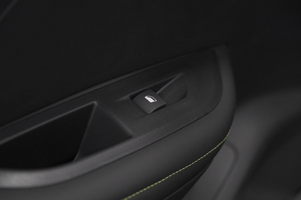 Peugeot e-2008 EV GT 54 kWh | 11 KW Lader | Warmtepomp | Camera | Alcantara Pakket | Stoelmassage