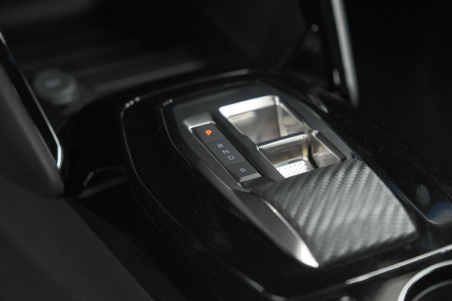 Peugeot e-2008 EV GT 54 kWh | 11 KW Lader | Warmtepomp | Camera | Alcantara Pakket | Stoelmassage