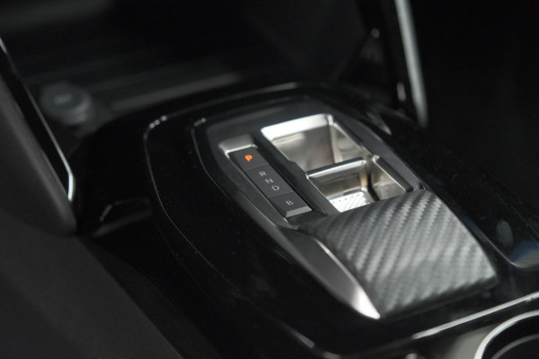 Peugeot e-2008 EV GT 54 kWh | 11 KW Lader | Warmtepomp | Camera | Alcantara Pakket | Stoelmassage