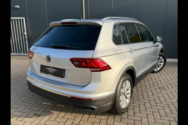 Volkswagen Tiguan 1.5 TSI 150pk DSG Life * 50.000KM! * AUTOMAAT* Parkeersensoren * Adaptieve Cruise Control *