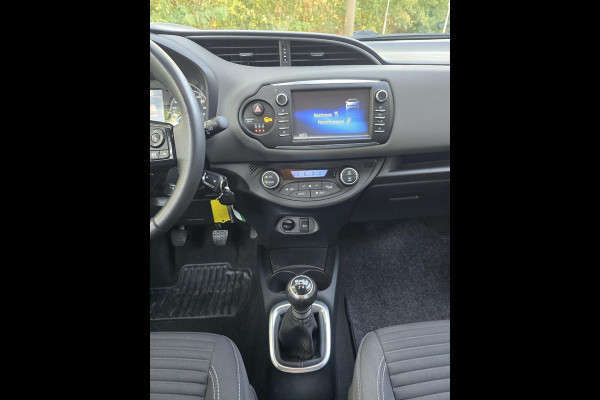 Toyota Yaris 1.5 VVT-i Active | 2E EIGENAAR | 3/6 OF 12 MND GARANTIE | CAMERA | AIRCO | NW APK |