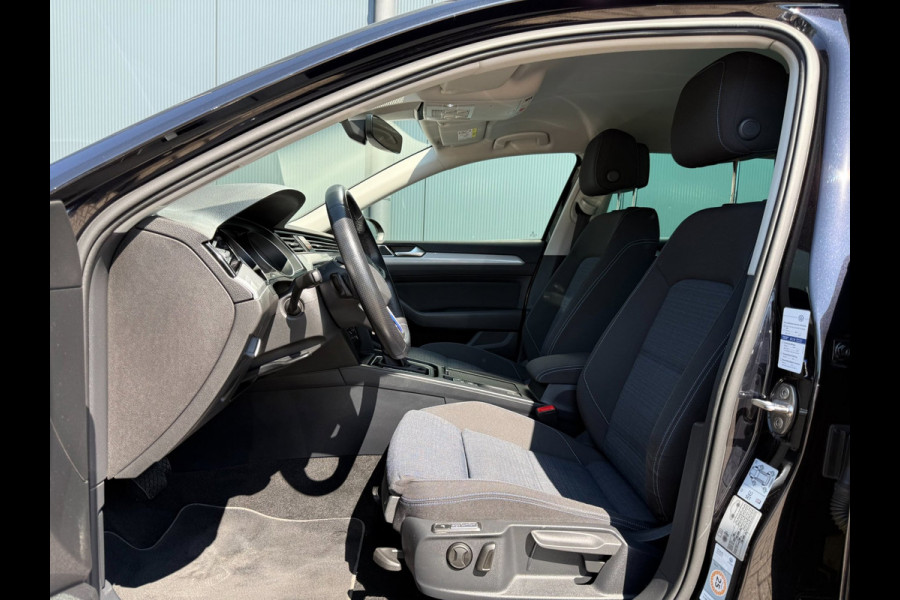 Volkswagen Passat Variant 1.4 TSI PHEV GTE * AUTOMAAT * Parkeercamera * Massage * Keyless *