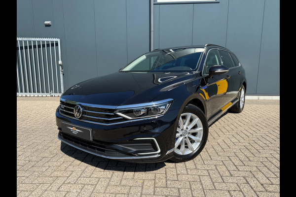 Volkswagen Passat Variant 1.4 TSI PHEV GTE * AUTOMAAT * Parkeercamera * Massage * Keyless *