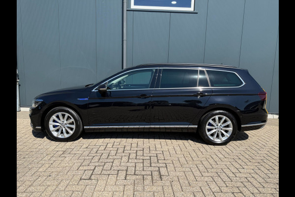 Volkswagen Passat Variant 1.4 TSI PHEV GTE * AUTOMAAT * Parkeercamera * Massage * Keyless *