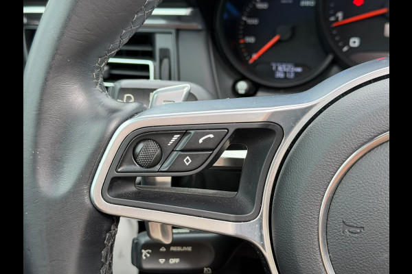 Porsche Macan 2.0 | Panoramadak | Sportchrono | Memory Seats | Elektrische Stoelen 18 Weg Verstelbaar | Apple Carplay | PDLS LED | Luchtvering | Camera | Leer | Navigatie | Dodehoekdetectie | Cruise Control |