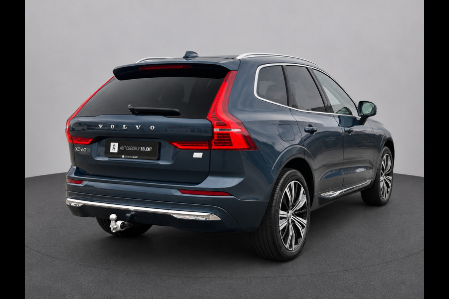Volvo XC60 2.0 T6 Plug-in hybrid AWD Plus Bright | Pano | Trekhaak | Long Range | Elektrische stoelen | Denimblauw | Pilot Assist
