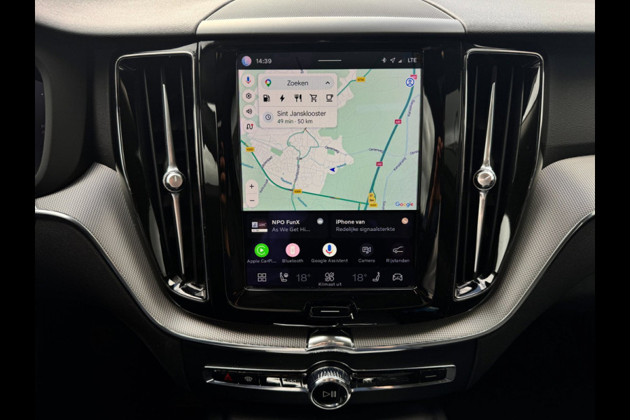 Volvo XC60 2.0 T6 Plug-in hybrid AWD Plus Bright | Pano | Trekhaak | Long Range | Elektrische stoelen | Denimblauw | Pilot Assist