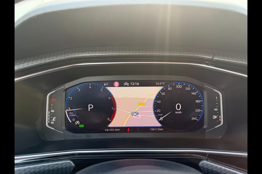Volkswagen T-Cross 1.5 TSI DSG * R-Line * AUTOMAAT * Parkeercamera * Navigatiesysteem * Stoelverwarming *