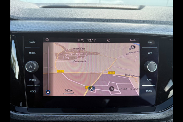 Volkswagen T-Cross 1.5 TSI DSG * R-Line * AUTOMAAT * Parkeercamera * Navigatiesysteem * Stoelverwarming *