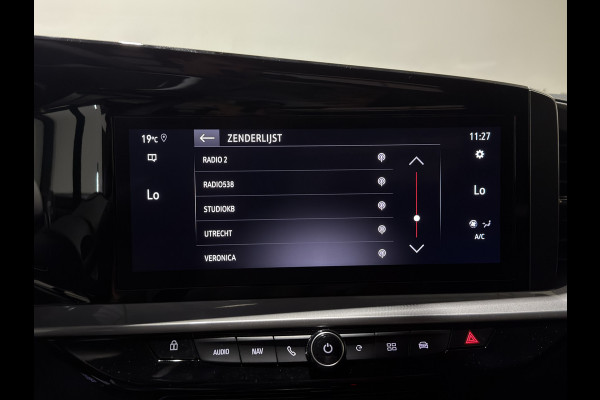 Opel Mokka-e GS Line 50-kWh 11kw bl. | ACC | Keyless | Stoelen & stuur verwarmd | Matrix Intellilux | Privacy