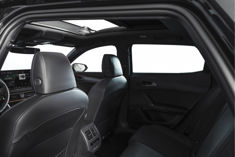 CUPRA Formentor 1.5 TSI e-Hybrid 204 PK Business | S/K-Panodak | Matrix Led | Elek Trekhaak | Dig. Cockpit | Adapt. Cruise | Stoel-+Stuurverw. | PDC | Camera | App. Connect | ECC | Elek. Klep | LM 19" | 7059