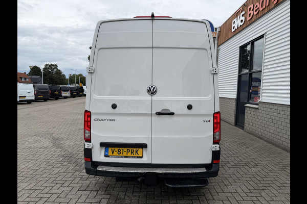 Volkswagen Crafter 35 2.0 TDI 140pk L4H3 ( voorheen L3H2 ) Comfortline / vaste prijs rijklaar € 19.950 ex btw / lease vanaf € 336 / euro 6 / bpm vrij / airco / 270 graden achterdeuren / achteruit rijcamera
