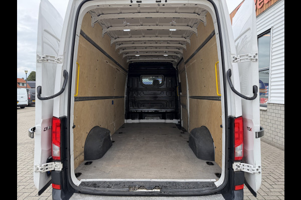 Volkswagen Crafter 35 2.0 TDI 140pk L4H3 ( voorheen L3H2 ) Comfortline / vaste prijs rijklaar € 19.950 ex btw / lease vanaf € 336 / euro 6 / bpm vrij / airco / 270 graden achterdeuren / achteruit rijcamera